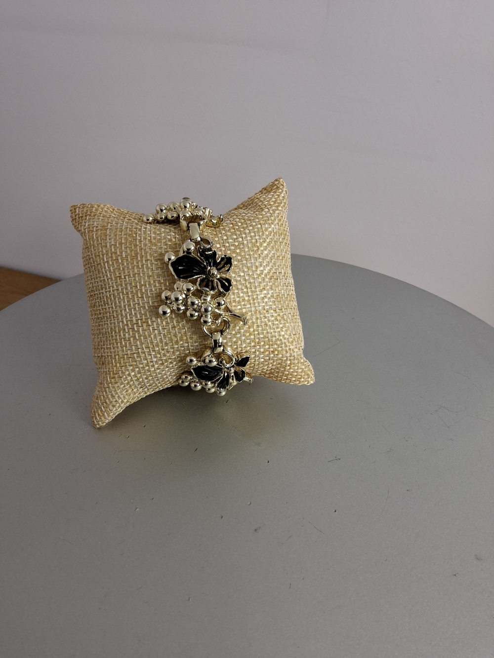 Vintage Sarah Coventry Floral Link Bracelet with Black Enamel Gold Accents Size7